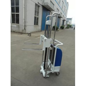 深圳輕型半電動(dòng)堆高車